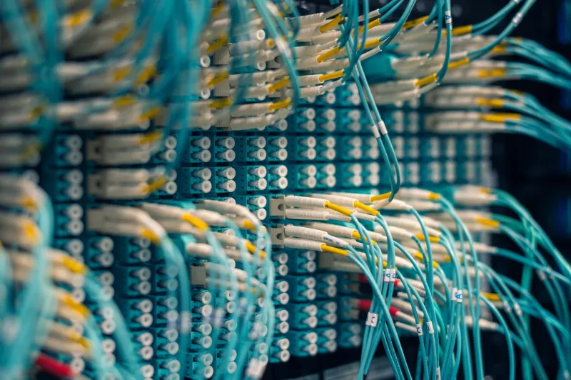 Platform Lock-In at the Link Level: How Big Apps Are Quietly Killing the Universal Shortener